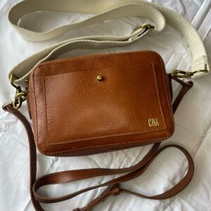 Madewell Transport Camera Bag in the popular color English Saddle